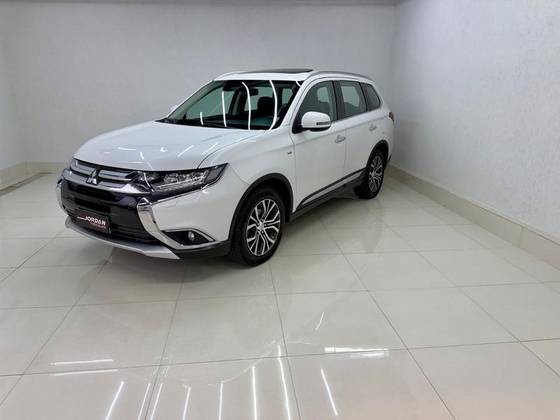 MITSUBISHI OUTLANDER 3.0 GT 4X4 V6 24V GASOLINA 4P AUTOMÁTICO MITSUBISHI OUTLANDER 3.0 GT 4X4 V6 24V GASOLINA 4P AUTOMÁTICO